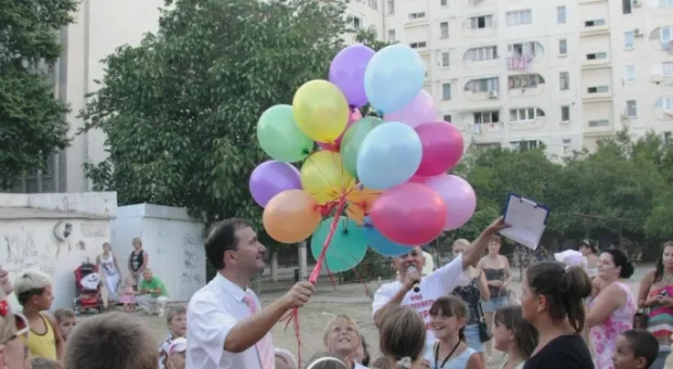 Детвору Камышовой бухты порадовали открытием детской площадки