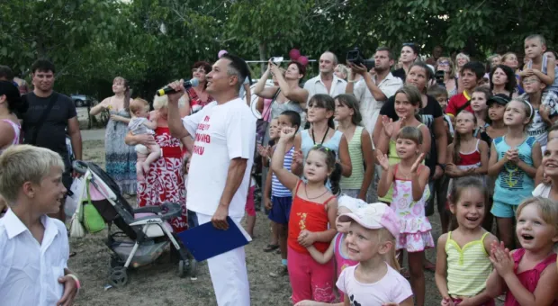 Детвору Камышовой бухты порадовали открытием детской площадки