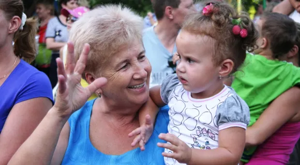 Детвору Камышовой бухты порадовали открытием детской площадки