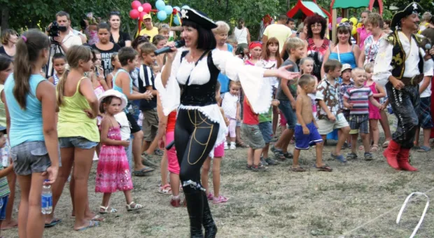 Детвору Камышовой бухты порадовали открытием детской площадки