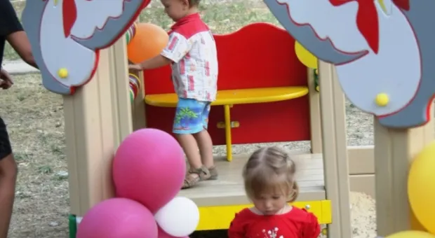 Детвору Камышовой бухты порадовали открытием детской площадки