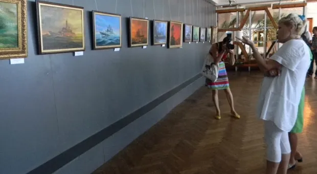 В Севастополе ко Дню Флота открылась тематическая выставка «Морская душа»