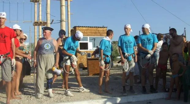 Севастопольские журналисты штурмовали пиратскую шхуну