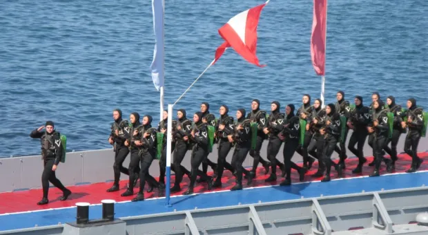 В Севастополе 40 000 человек увидели мощь Военно-морского флота Украины и России