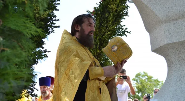 В Севастополе освящен крест Свято-Никольского храма – самый большой в мире