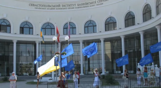 Янукович – Яцубе: «Мемориал на мысе Хрустальный на вашей совести, Владимир Григорьевич! Какая нужна помощь, пожалуйста…»