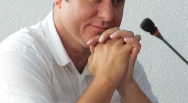 На депутатской комиссии по проблемам в театре Луначарского: заслушали одну сторону, ничего не решили, будут собираться еще раз