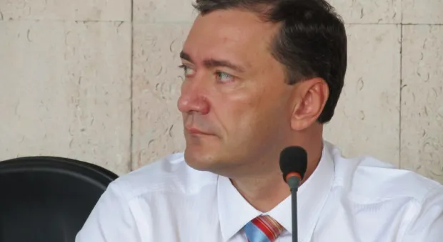 На депутатской комиссии по проблемам в театре Луначарского: заслушали одну сторону, ничего не решили, будут собираться еще раз