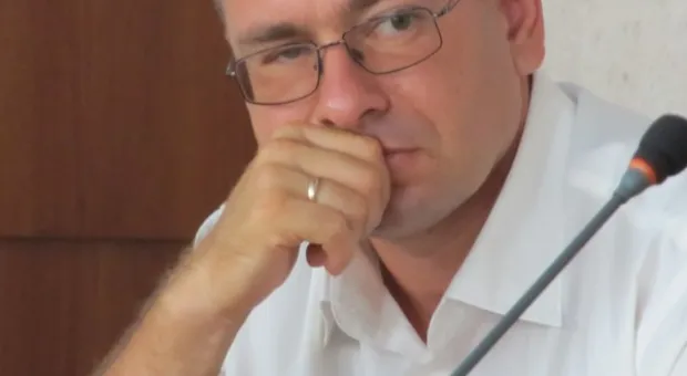 На депутатской комиссии по проблемам в театре Луначарского: заслушали одну сторону, ничего не решили, будут собираться еще раз