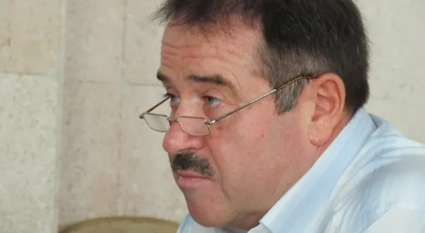 На депутатской комиссии по расследованию дел в театре Луначарского наивно решили, что конфликт порожден несовершенным Уставом учреждения