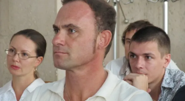 На депутатской комиссии по расследованию дел в театре Луначарского наивно решили, что конфликт порожден несовершенным Уставом учреждения