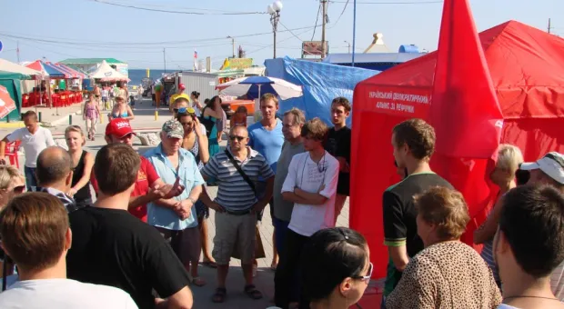 Севастопольские „ударовцы” и горожане очистили от мусора прибрежную зону парка Победы, Фиолент и ГРЭС