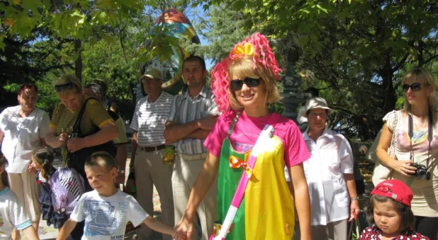 В «Лукоморье» два дня крутилась «Весёлая карусель». Были «Тип-Топ», «Океания» и Ушу…