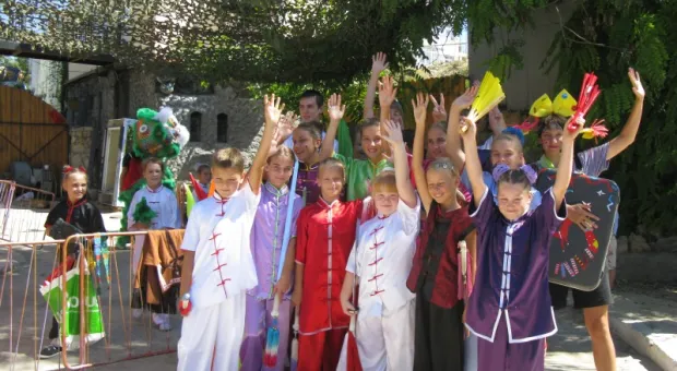 В «Лукоморье» два дня крутилась «Весёлая карусель». Были «Тип-Топ», «Океания» и Ушу…