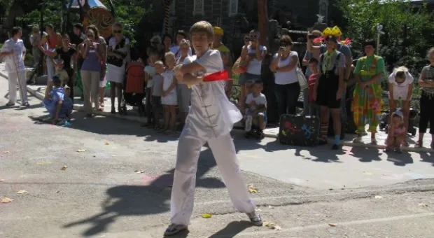 В «Лукоморье» два дня крутилась «Весёлая карусель». Были «Тип-Топ», «Океания» и Ушу…