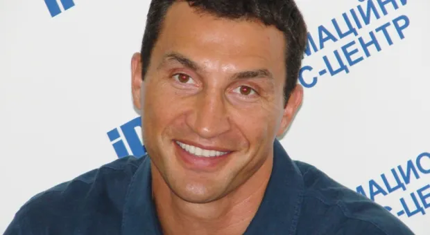 Владимир Кличко в Севастополе: „Мы с Виталием будем продолжать поддерживать развитие спорта в Украине” Владимир Кличко в Севастополе: „Мы с Виталием будем продолжать поддерживать развитие спорта в Украине”