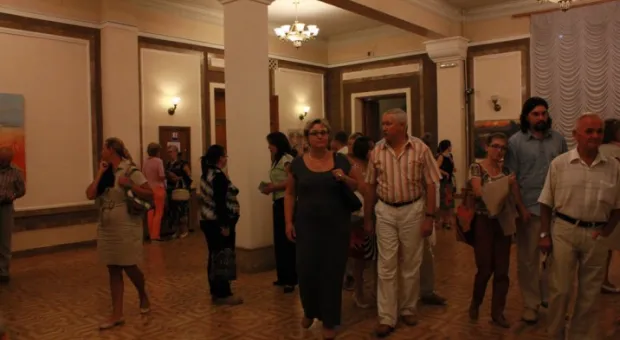 В Севастополе выступил Одесский филармонический оркестр под управлением Хобарта Эрла