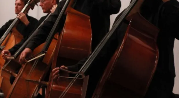 В Севастополе выступил Одесский филармонический оркестр под управлением Хобарта Эрла