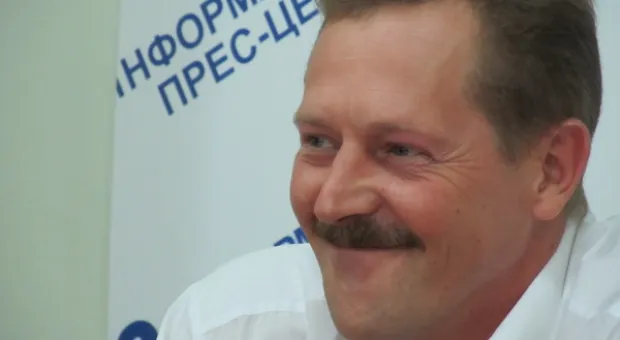 На дебаты кандидатов в депутаты пришли трое из десяти мажоритарщиков округа, один из них попросил индульгенцию от уголовного и иного преследования на время выборов