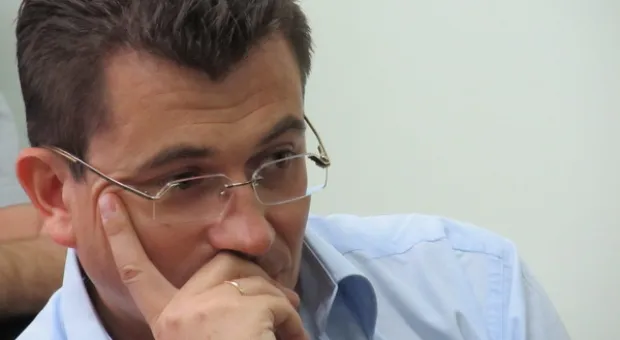 На дебаты кандидатов в депутаты пришли трое из десяти мажоритарщиков округа, один из них попросил индульгенцию от уголовного и иного преследования на время выборов