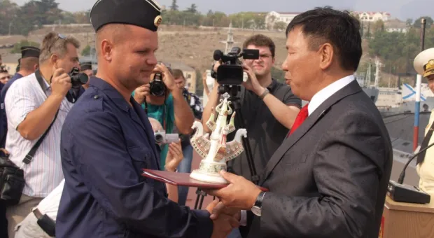 Подводная лодка Черноморского флота «Алроса» завершив межфлотский переход возвратилась в Севастополь Подводная лодка Черноморского флота «Алроса» завершив межфлотский переход возвратилась в Севастополь