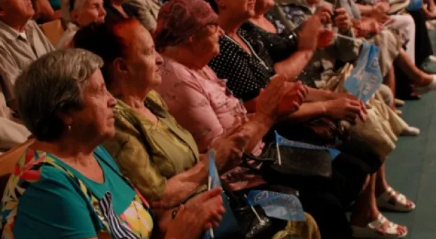 В Севастополе «Международный день пожилого человека» отметили концертом в УКИЦ