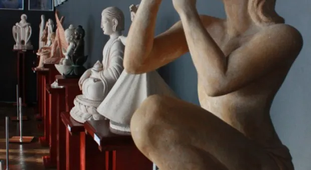 В Севастополе открылась выставка Алексея Леонова «Молитва в скульптуре»