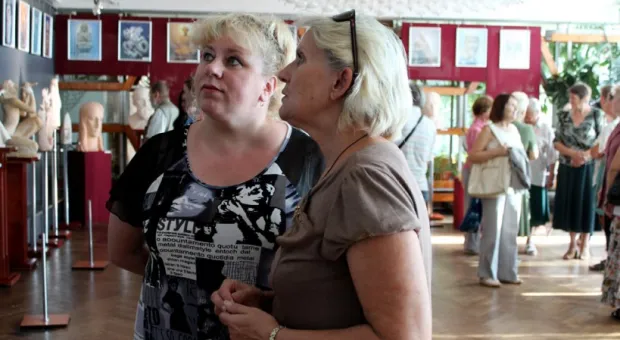 В Севастополе открылась выставка Алексея Леонова «Молитва в скульптуре»