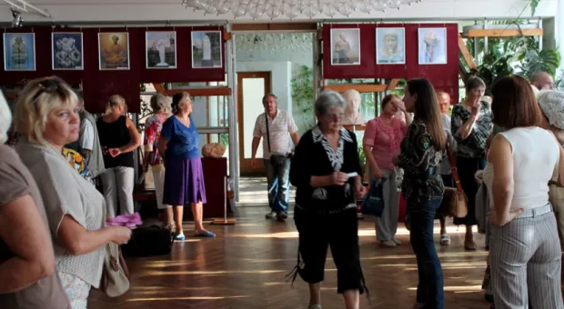 В Севастополе открылась выставка Алексея Леонова «Молитва в скульптуре»