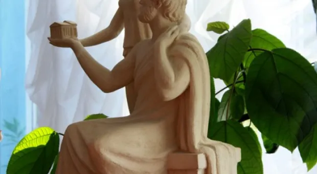 В Севастополе открылась выставка Алексея Леонова «Молитва в скульптуре»