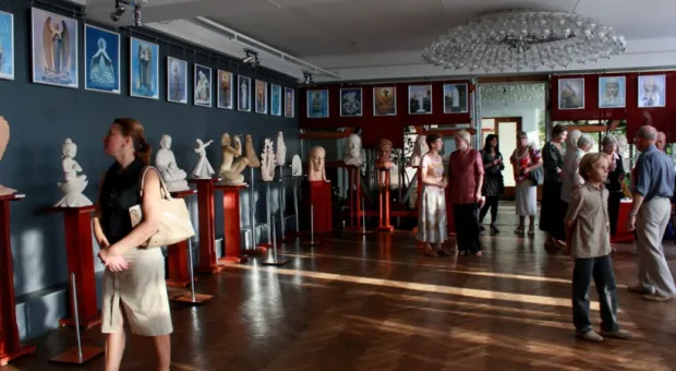 В Севастополе открылась выставка Алексея Леонова «Молитва в скульптуре»