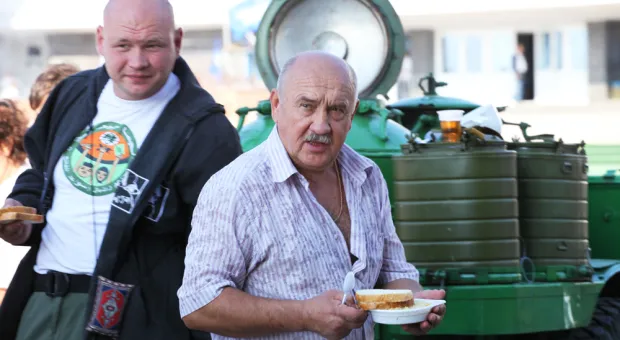 14 октября на площади УКИЦ отметили тройной праздник народным гулянием