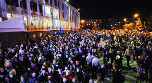 14 октября на площади УКИЦ отметили тройной праздник народным гулянием