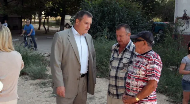 На улице Генерала Мельника появилась новая детская площадка