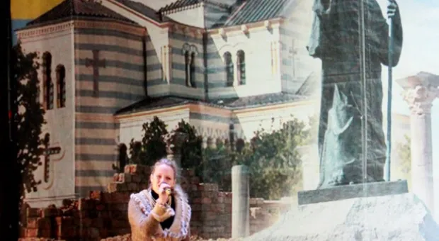 Попытка отметить концертом 68-ю годовщину освобождения Украины на площади Нахимова с треском провалилась