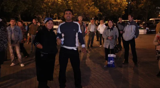 Попытка отметить концертом 68-ю годовщину освобождения Украины на площади Нахимова с треском провалилась