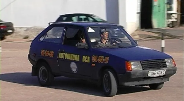 В Севастополе прошли традиционные соревнования по фигурному вождению