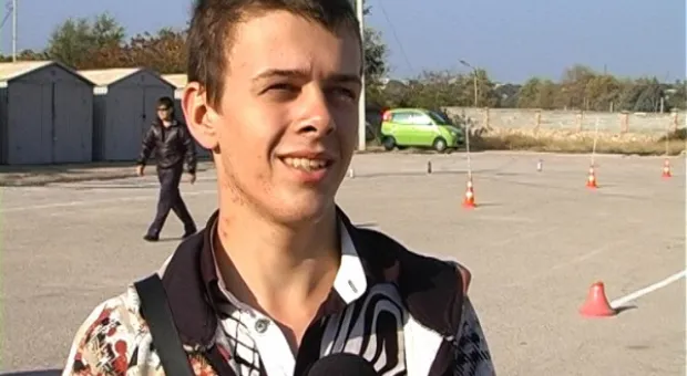 В Севастополе прошли традиционные соревнования по фигурному вождению