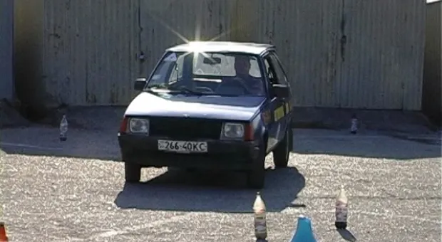 В Севастополе прошли традиционные соревнования по фигурному вождению