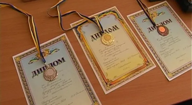 В Севастополе прошли традиционные соревнования по фигурному вождению