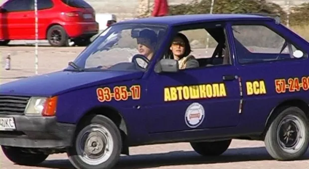 В Севастополе прошли традиционные соревнования по фигурному вождению