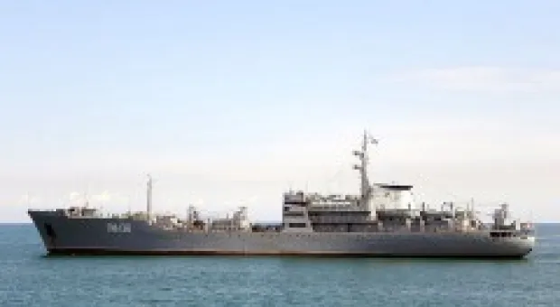 Из воюющей Сирии в Севастополь вернулась плавмастерская ПМ-138