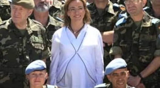 Министр обороны Испании родила мальчика Министр обороны Испании родила мальчика