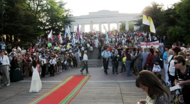 Севастопольцы восторженно встретили Екатерину II(фото и видео) Севастопольцы восторженно встретили Екатерину II(фото и видео)