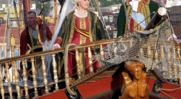 Севастопольцы восторженно встретили Екатерину II(фото и видео) Севастопольцы восторженно встретили Екатерину II(фото и видео)