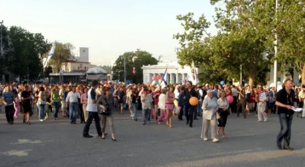 Севастопольцы восторженно встретили Екатерину II(фото и видео) Севастопольцы восторженно встретили Екатерину II(фото и видео)