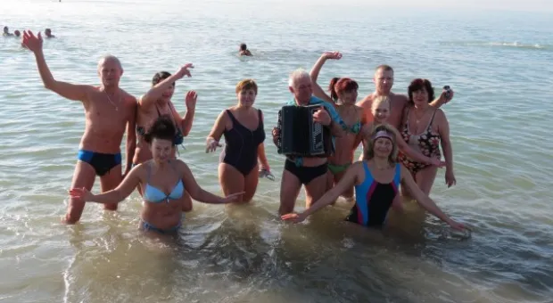Декабрьские заплывы севастопольских «моржей»