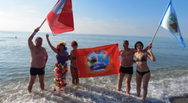 Декабрьские заплывы севастопольских «моржей»