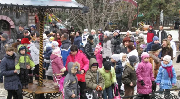 В детском городке «Лукоморье» открыли Южную резиденцию Деда Мороза