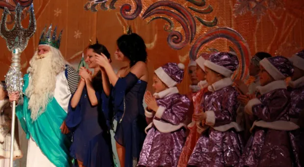 Юные севастопольцы увидели премьеру сказки «Как-то раз на Новый год»